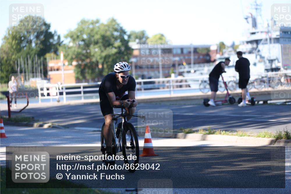 17.08.2025 - KN Förde Triathlon 2025 Yannick Fuchs http://msf.ph/oto/8629042 17.08.2025 15:26:19 Radfahren  meine-sportfotos.de