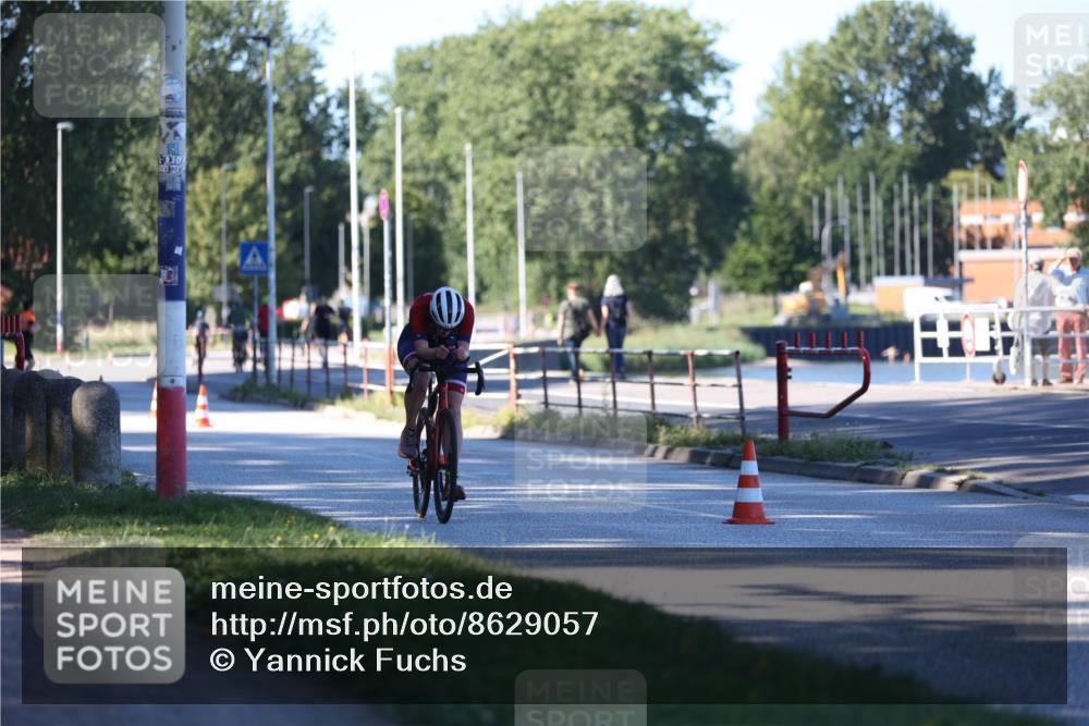 17.08.2025 - KN Förde Triathlon 2025 Yannick Fuchs http://msf.ph/oto/8629057 17.08.2025 15:27:55 Radfahren  meine-sportfotos.de