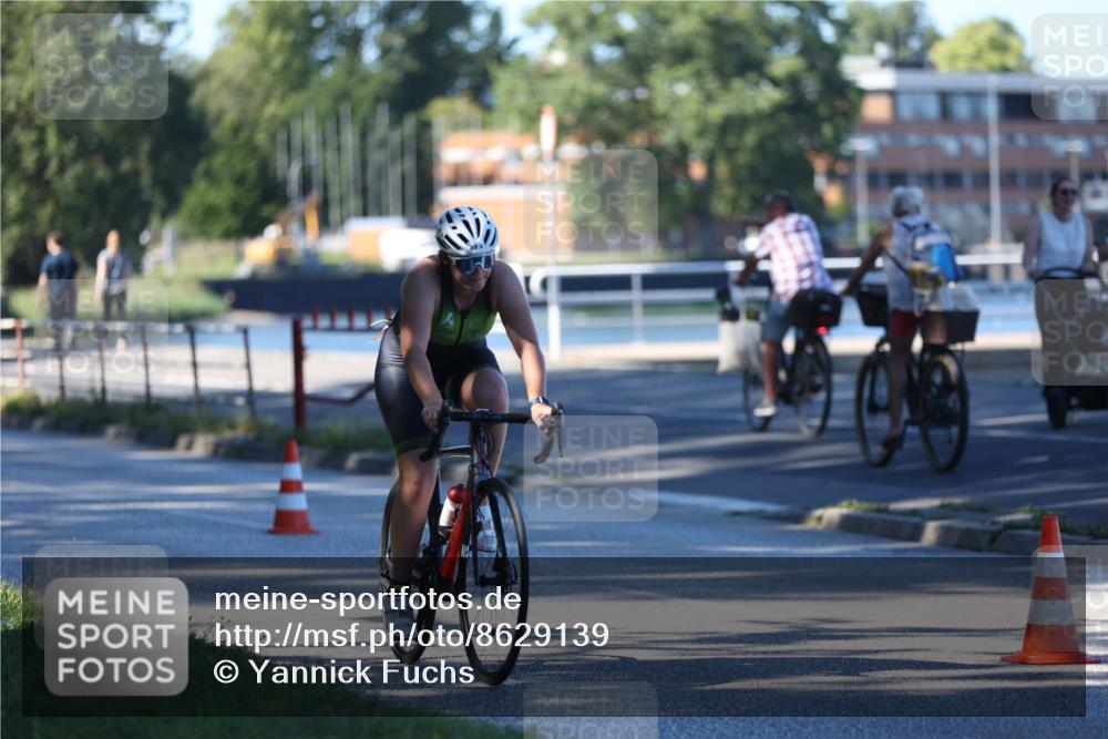 17.08.2025 - KN Förde Triathlon 2025 Yannick Fuchs http://msf.ph/oto/8629139 17.08.2025 15:34:05 Radfahren  meine-sportfotos.de