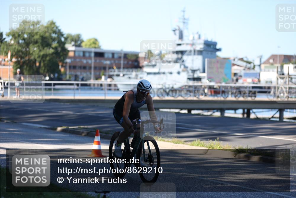 17.08.2025 - KN Förde Triathlon 2025 Yannick Fuchs http://msf.ph/oto/8629210 17.08.2025 15:37:08 Radfahren  meine-sportfotos.de