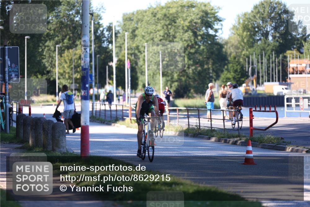 17.08.2025 - KN Förde Triathlon 2025 Yannick Fuchs http://msf.ph/oto/8629215 17.08.2025 15:40:24 Radfahren  meine-sportfotos.de