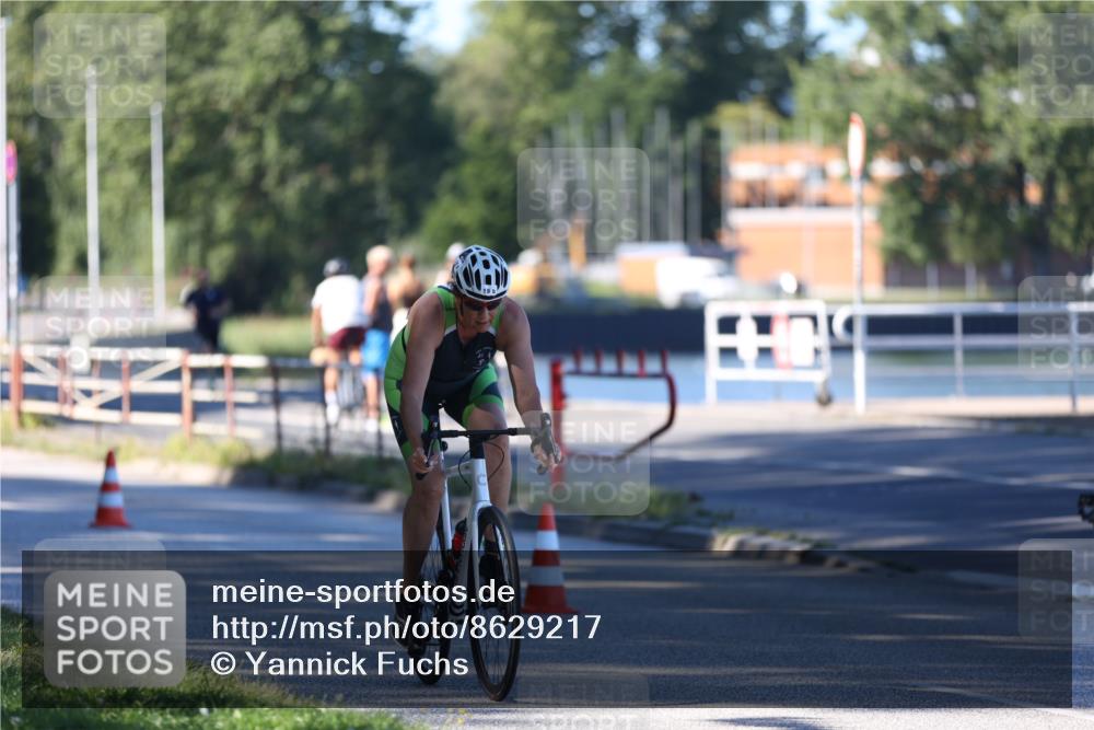 17.08.2025 - KN Förde Triathlon 2025 Yannick Fuchs http://msf.ph/oto/8629217 17.08.2025 15:40:25 Radfahren  meine-sportfotos.de