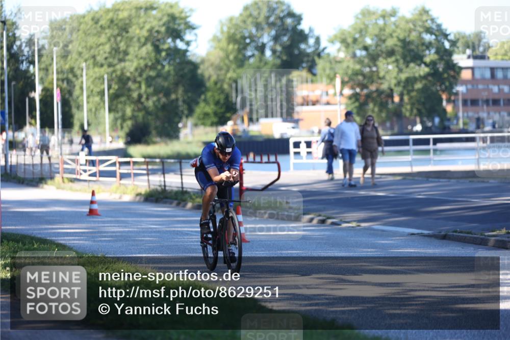 17.08.2025 - KN Förde Triathlon 2025 Yannick Fuchs http://msf.ph/oto/8629251 17.08.2025 15:44:28 Radfahren  meine-sportfotos.de