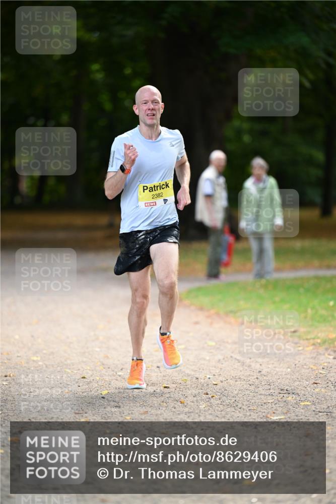 31.08.2025 - 21. Blankeneser Heldenlauf Dr. Thomas Lammeyer http://msf.ph/oto/8629406 31.08.2025 10:04:38 Laufen 2382 meine-sportfotos.de