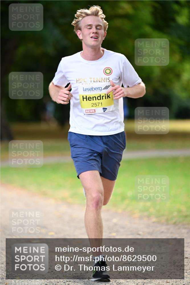 31.08.2025 - 21. Blankeneser Heldenlauf Dr. Thomas Lammeyer http://msf.ph/oto/8629500 31.08.2025 10:06:03 Laufen 2571 meine-sportfotos.de