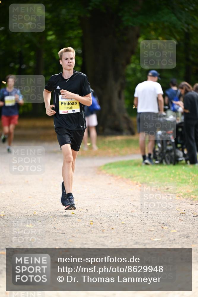 31.08.2025 - 21. Blankeneser Heldenlauf Dr. Thomas Lammeyer http://msf.ph/oto/8629948 31.08.2025 10:09:48 Laufen 2238 meine-sportfotos.de