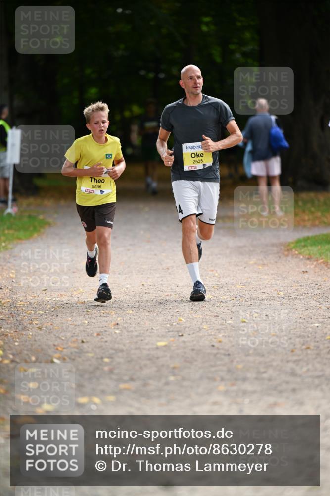 31.08.2025 - 21. Blankeneser Heldenlauf Dr. Thomas Lammeyer http://msf.ph/oto/8630278 31.08.2025 10:12:13 Laufen 2536, 2535, 4 meine-sportfotos.de