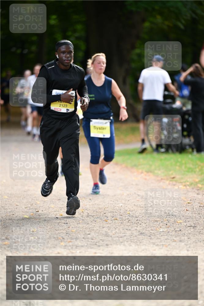 31.08.2025 - 21. Blankeneser Heldenlauf Dr. Thomas Lammeyer http://msf.ph/oto/8630341 31.08.2025 10:12:34 Laufen 2123 meine-sportfotos.de