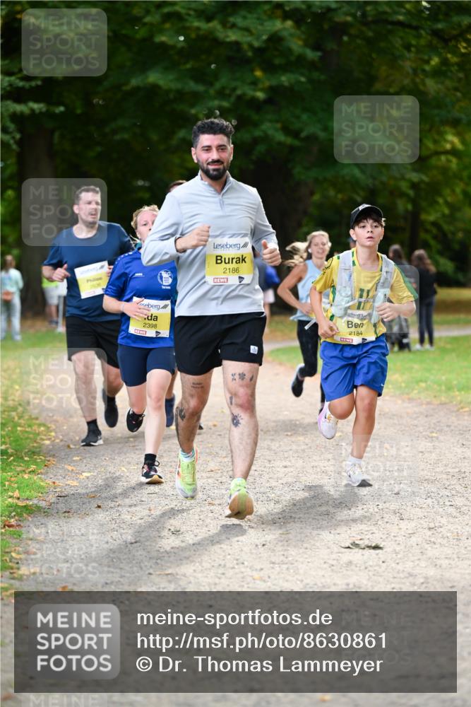 31.08.2025 - 21. Blankeneser Heldenlauf Dr. Thomas Lammeyer http://msf.ph/oto/8630861 31.08.2025 10:14:50 Laufen 2398, 2186, 2184 meine-sportfotos.de