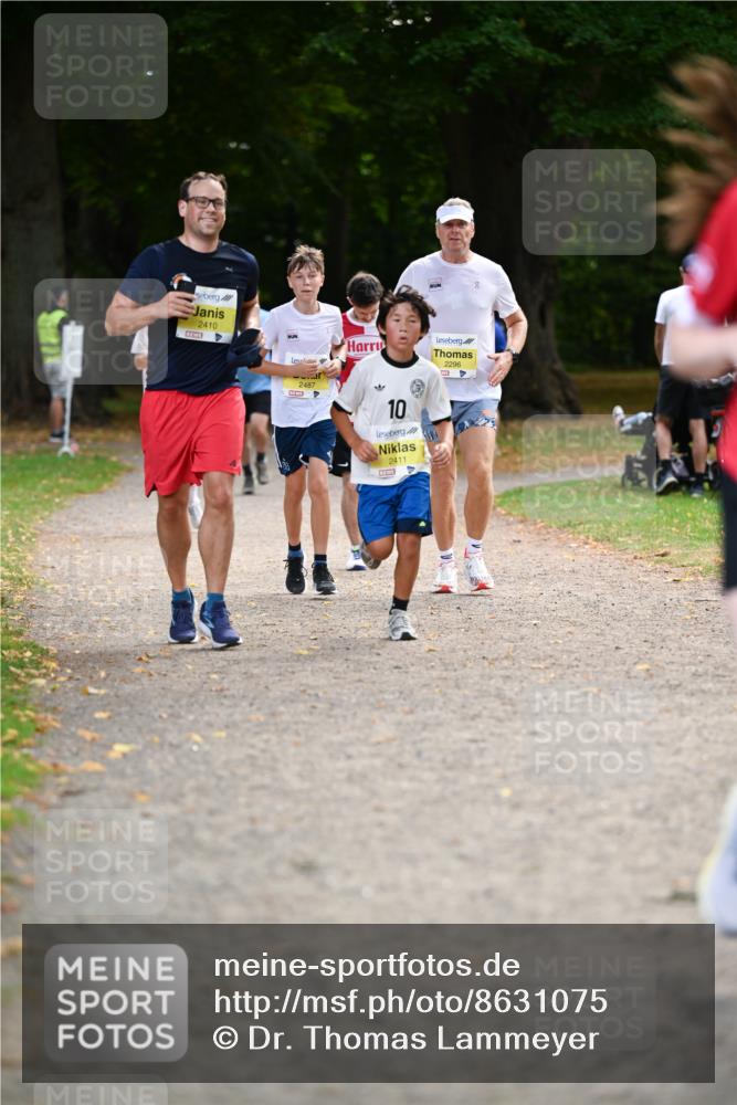 31.08.2025 - 21. Blankeneser Heldenlauf Dr. Thomas Lammeyer http://msf.ph/oto/8631075 31.08.2025 10:15:40 Laufen 2410, 2487, 2296, 10, 2411 meine-sportfotos.de