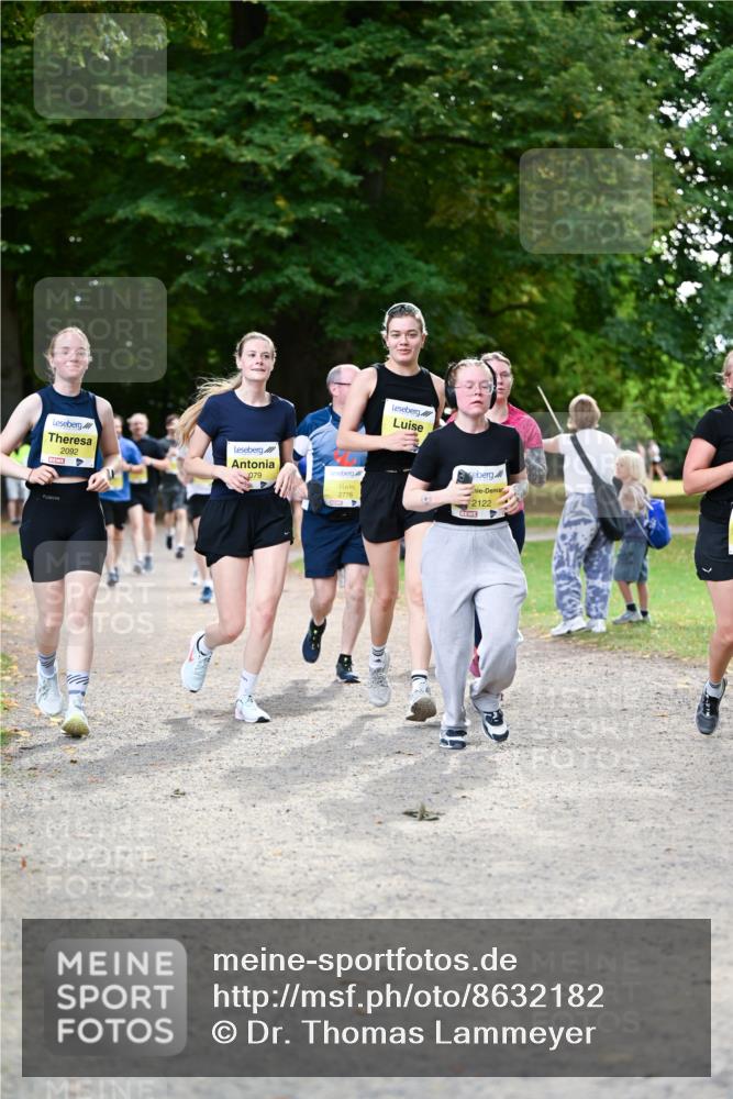 31.08.2025 - 21. Blankeneser Heldenlauf Dr. Thomas Lammeyer http://msf.ph/oto/8632182 31.08.2025 10:20:00 Laufen 2092, 079, 2776, 4, 2122 meine-sportfotos.de