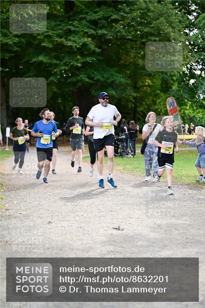 31.08.2025 - 21. Blankeneser Heldenlauf Dr. Thomas Lammeyer http://msf.ph/oto/8632201 31.08.2025 10:20:04 Laufen 2405, 2664, 2404 meine-sportfotos.de