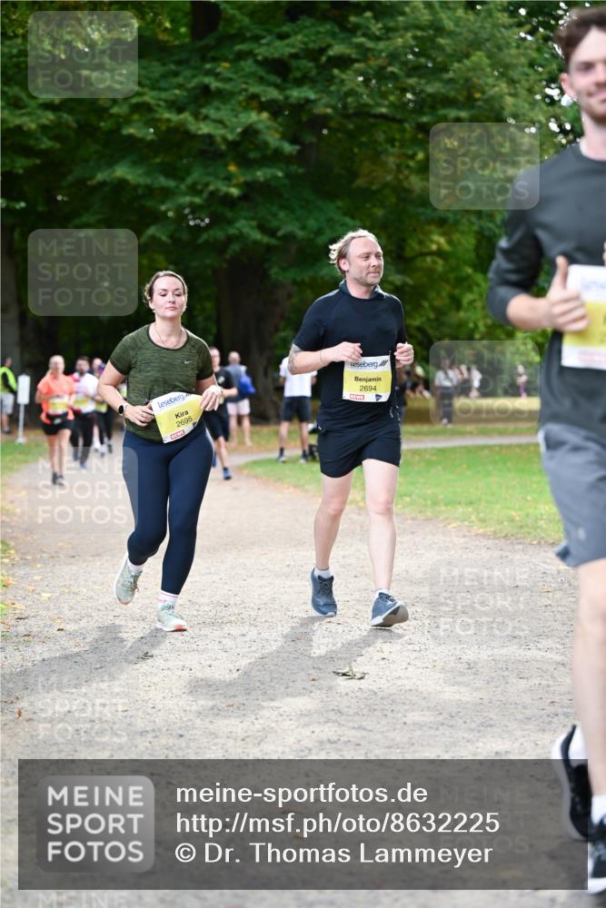 31.08.2025 - 21. Blankeneser Heldenlauf Dr. Thomas Lammeyer http://msf.ph/oto/8632225 31.08.2025 10:20:08 Laufen 2695, 2694, 4 meine-sportfotos.de