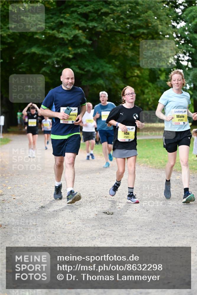 31.08.2025 - 21. Blankeneser Heldenlauf Dr. Thomas Lammeyer http://msf.ph/oto/8632298 31.08.2025 10:20:24 Laufen 582, 2581, 2580 meine-sportfotos.de