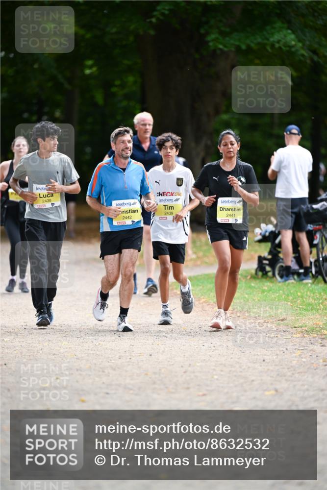31.08.2025 - 21. Blankeneser Heldenlauf Dr. Thomas Lammeyer http://msf.ph/oto/8632532 31.08.2025 10:21:33 Laufen 2438, 2442, 24, 2439, 2441 meine-sportfotos.de