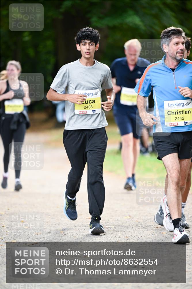 31.08.2025 - 21. Blankeneser Heldenlauf Dr. Thomas Lammeyer http://msf.ph/oto/8632554 31.08.2025 10:21:37 Laufen 2438, 2442 meine-sportfotos.de