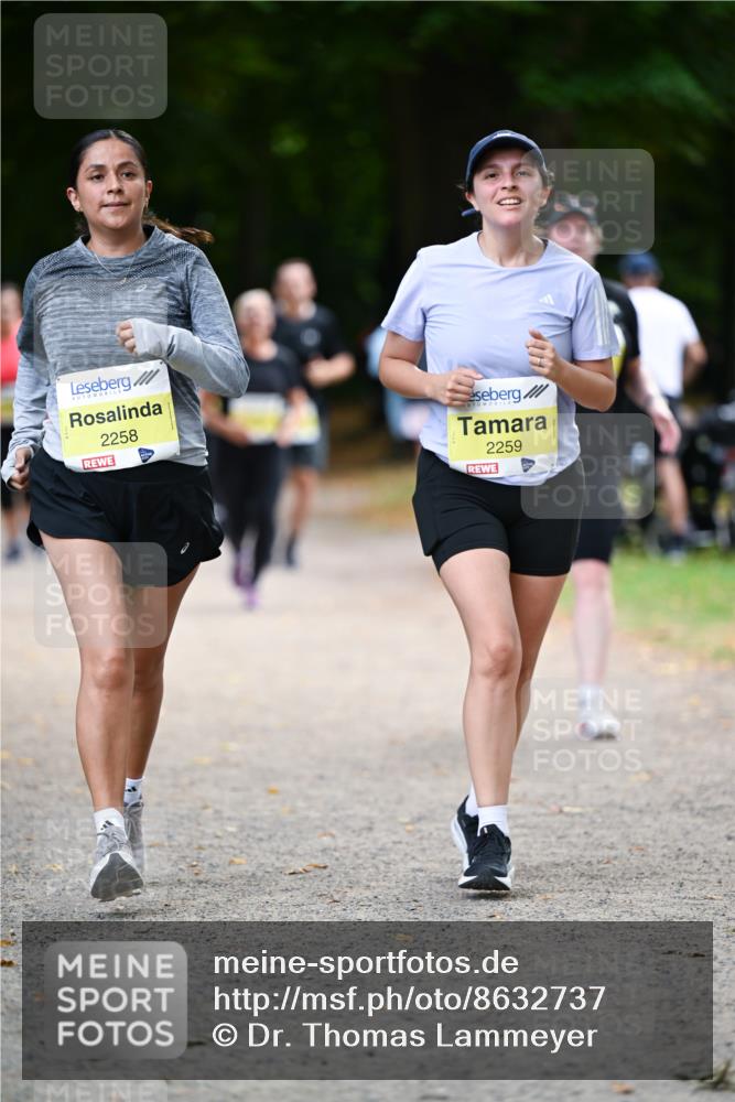 31.08.2025 - 21. Blankeneser Heldenlauf Dr. Thomas Lammeyer http://msf.ph/oto/8632737 31.08.2025 10:22:20 Laufen 2258, 2259 meine-sportfotos.de