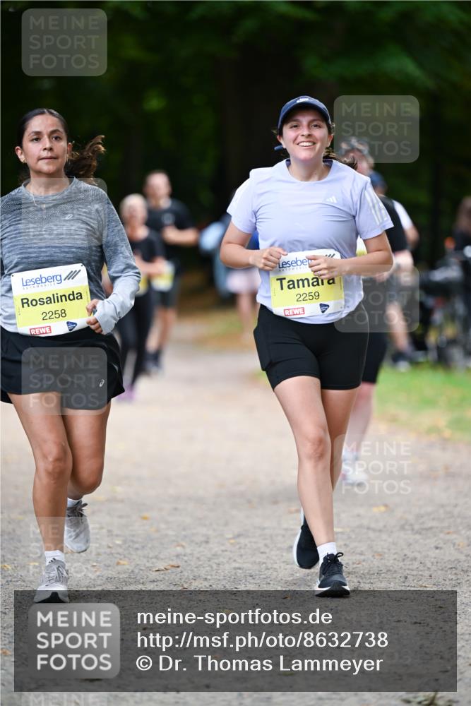31.08.2025 - 21. Blankeneser Heldenlauf Dr. Thomas Lammeyer http://msf.ph/oto/8632738 31.08.2025 10:22:20 Laufen 2258, 2259 meine-sportfotos.de