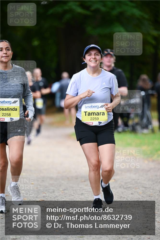 31.08.2025 - 21. Blankeneser Heldenlauf Dr. Thomas Lammeyer http://msf.ph/oto/8632739 31.08.2025 10:22:20 Laufen 2258, 2259 meine-sportfotos.de