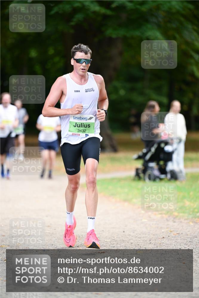 31.08.2025 - 21. Blankeneser Heldenlauf Dr. Thomas Lammeyer http://msf.ph/oto/8634002 31.08.2025 10:27:57 Laufen 3432 meine-sportfotos.de