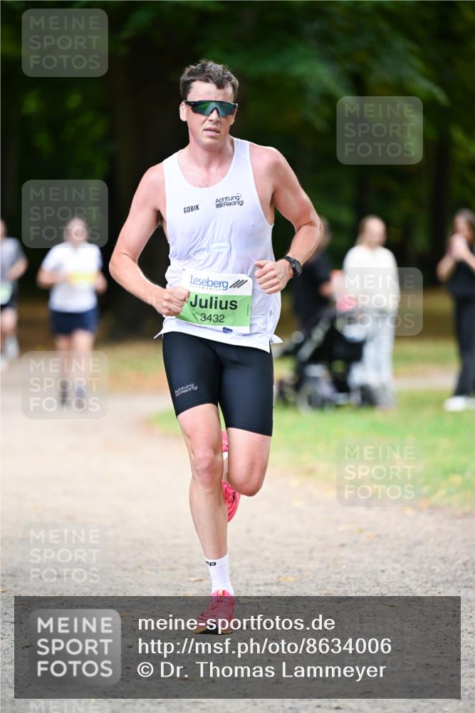 31.08.2025 - 21. Blankeneser Heldenlauf Dr. Thomas Lammeyer http://msf.ph/oto/8634006 31.08.2025 10:27:58 Laufen 3432 meine-sportfotos.de