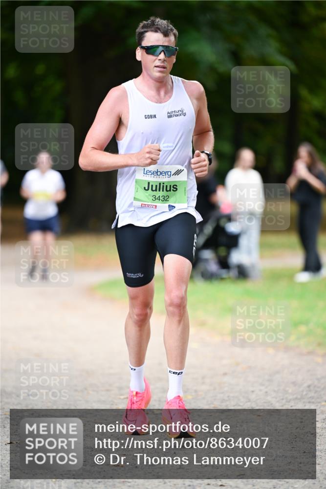 31.08.2025 - 21. Blankeneser Heldenlauf Dr. Thomas Lammeyer http://msf.ph/oto/8634007 31.08.2025 10:27:58 Laufen 3432 meine-sportfotos.de