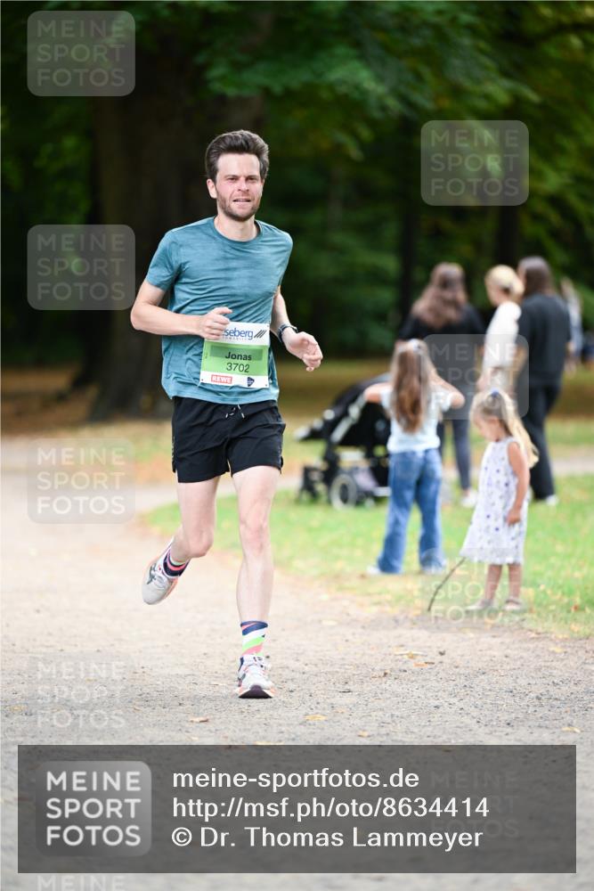 31.08.2025 - 21. Blankeneser Heldenlauf Dr. Thomas Lammeyer http://msf.ph/oto/8634414 31.08.2025 10:31:14 Laufen 3702 meine-sportfotos.de