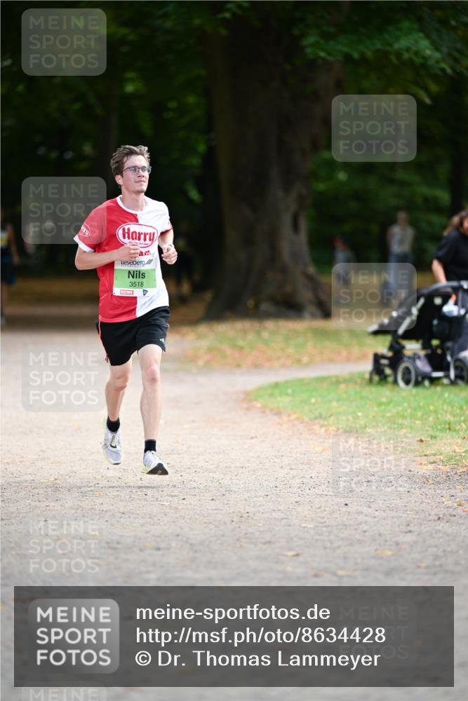 31.08.2025 - 21. Blankeneser Heldenlauf Dr. Thomas Lammeyer http://msf.ph/oto/8634428 31.08.2025 10:31:51 Laufen 3518 meine-sportfotos.de