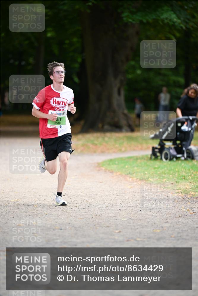 31.08.2025 - 21. Blankeneser Heldenlauf Dr. Thomas Lammeyer http://msf.ph/oto/8634429 31.08.2025 10:31:51 Laufen 3518 meine-sportfotos.de
