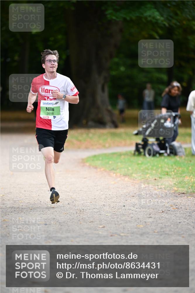 31.08.2025 - 21. Blankeneser Heldenlauf Dr. Thomas Lammeyer http://msf.ph/oto/8634431 31.08.2025 10:31:51 Laufen 3518 meine-sportfotos.de