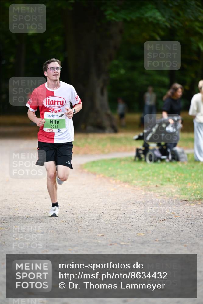 31.08.2025 - 21. Blankeneser Heldenlauf Dr. Thomas Lammeyer http://msf.ph/oto/8634432 31.08.2025 10:31:51 Laufen 1688, 3518 meine-sportfotos.de