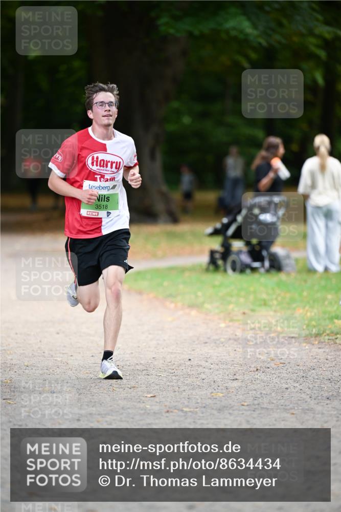 31.08.2025 - 21. Blankeneser Heldenlauf Dr. Thomas Lammeyer http://msf.ph/oto/8634434 31.08.2025 10:31:52 Laufen 1688, 3518 meine-sportfotos.de