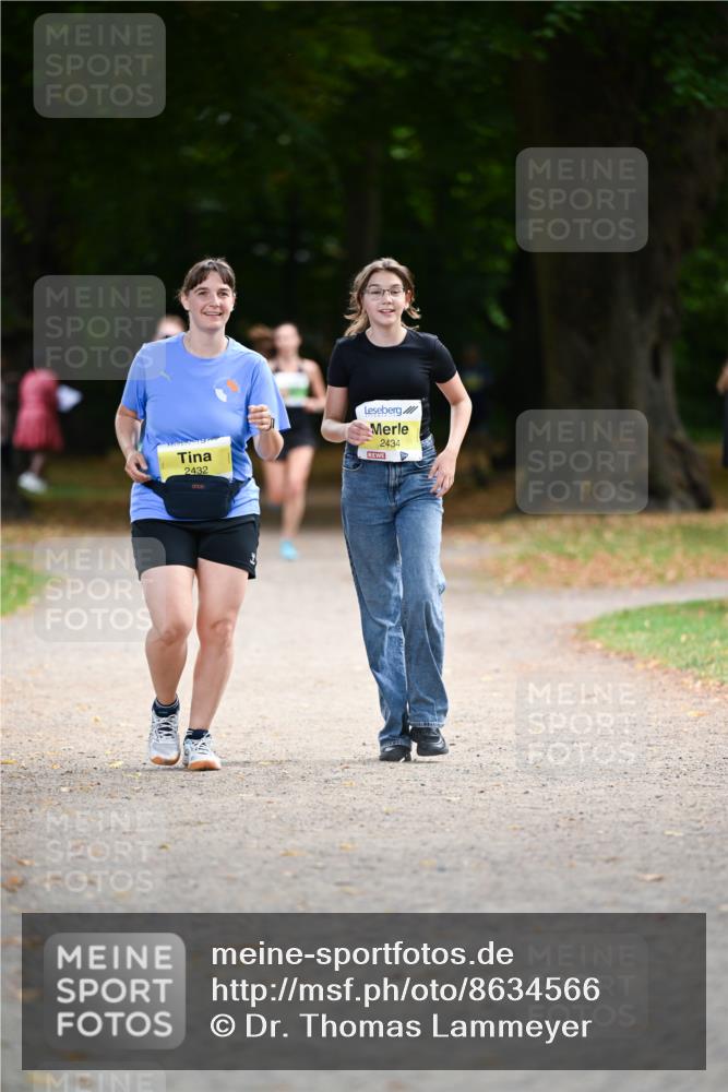 31.08.2025 - 21. Blankeneser Heldenlauf Dr. Thomas Lammeyer http://msf.ph/oto/8634566 31.08.2025 10:33:33 Laufen 2432, 2434 meine-sportfotos.de
