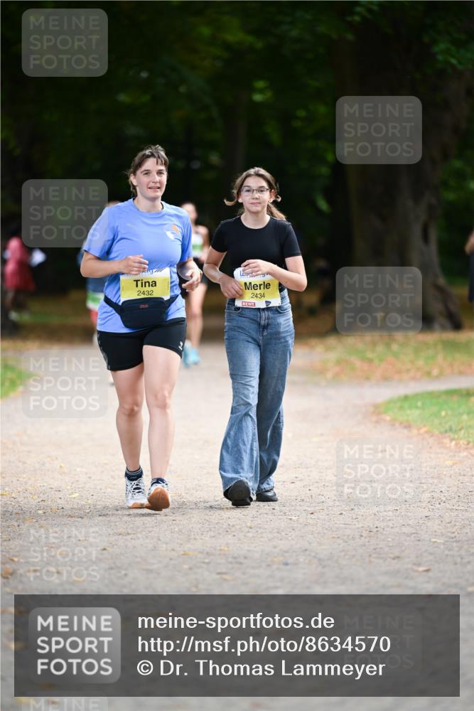 31.08.2025 - 21. Blankeneser Heldenlauf Dr. Thomas Lammeyer http://msf.ph/oto/8634570 31.08.2025 10:33:34 Laufen 2432, 2434 meine-sportfotos.de