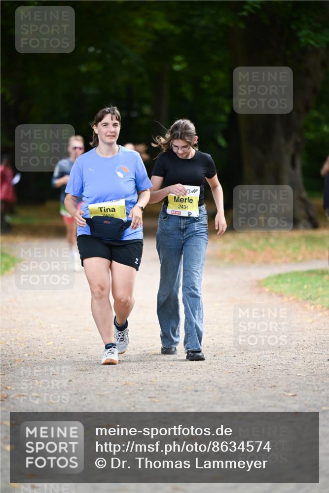 31.08.2025 - 21. Blankeneser Heldenlauf Dr. Thomas Lammeyer http://msf.ph/oto/8634574 31.08.2025 10:33:34 Laufen 2432, 2434 meine-sportfotos.de