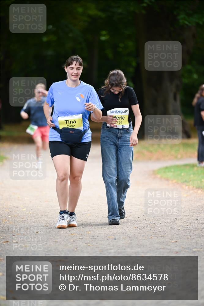 31.08.2025 - 21. Blankeneser Heldenlauf Dr. Thomas Lammeyer http://msf.ph/oto/8634578 31.08.2025 10:33:35 Laufen 2432, 2434 meine-sportfotos.de