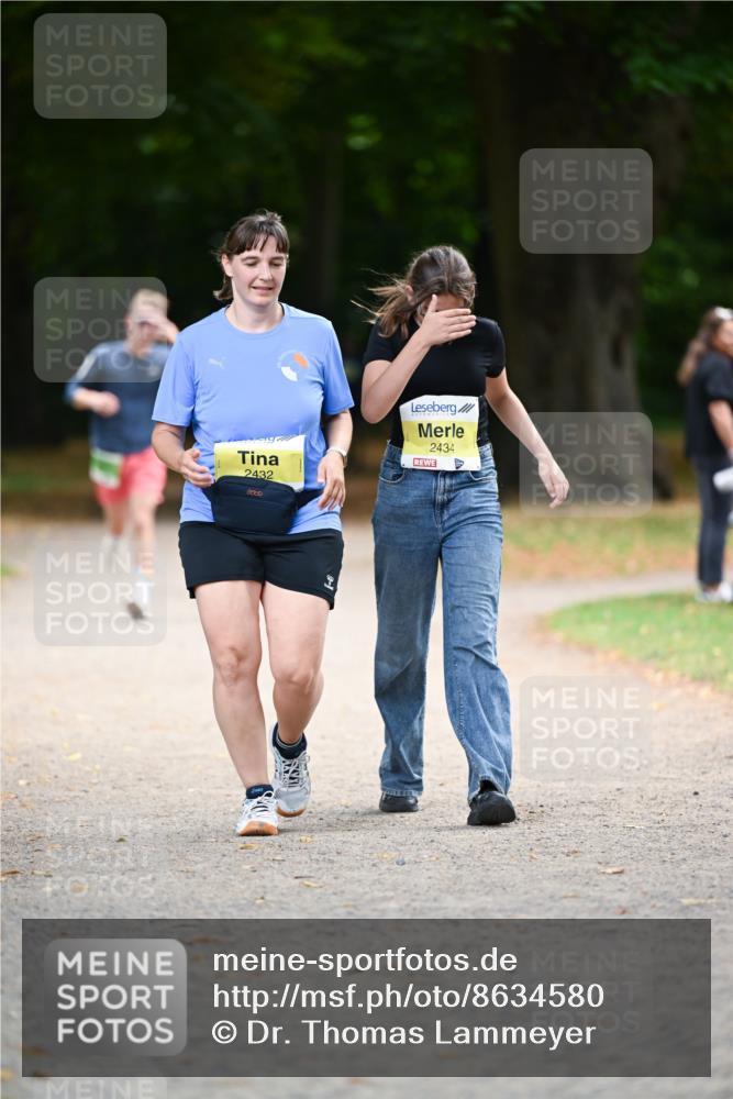 31.08.2025 - 21. Blankeneser Heldenlauf Dr. Thomas Lammeyer http://msf.ph/oto/8634580 31.08.2025 10:33:35 Laufen 2432, 2434 meine-sportfotos.de