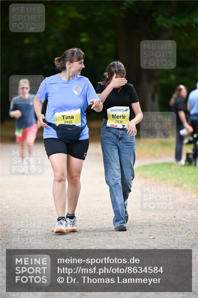 31.08.2025 - 21. Blankeneser Heldenlauf Dr. Thomas Lammeyer http://msf.ph/oto/8634584 31.08.2025 10:33:35 Laufen 2432, 2434 meine-sportfotos.de