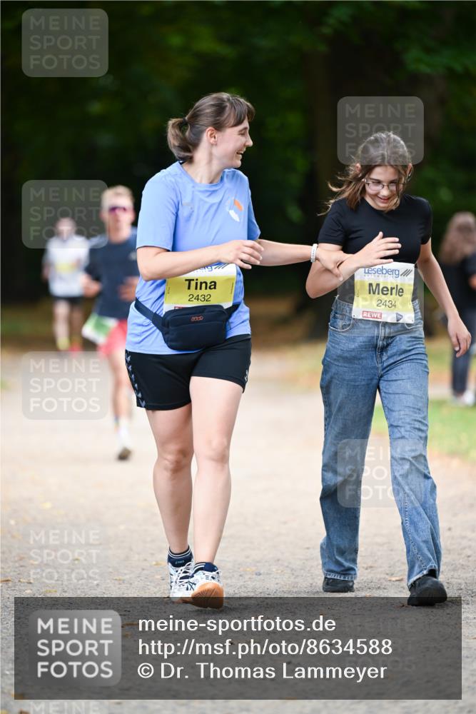 31.08.2025 - 21. Blankeneser Heldenlauf Dr. Thomas Lammeyer http://msf.ph/oto/8634588 31.08.2025 10:33:37 Laufen 2432, 2434 meine-sportfotos.de