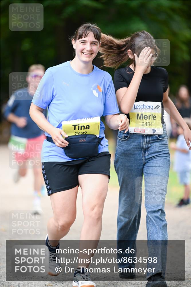 31.08.2025 - 21. Blankeneser Heldenlauf Dr. Thomas Lammeyer http://msf.ph/oto/8634598 31.08.2025 10:33:38 Laufen 2432, 2434 meine-sportfotos.de