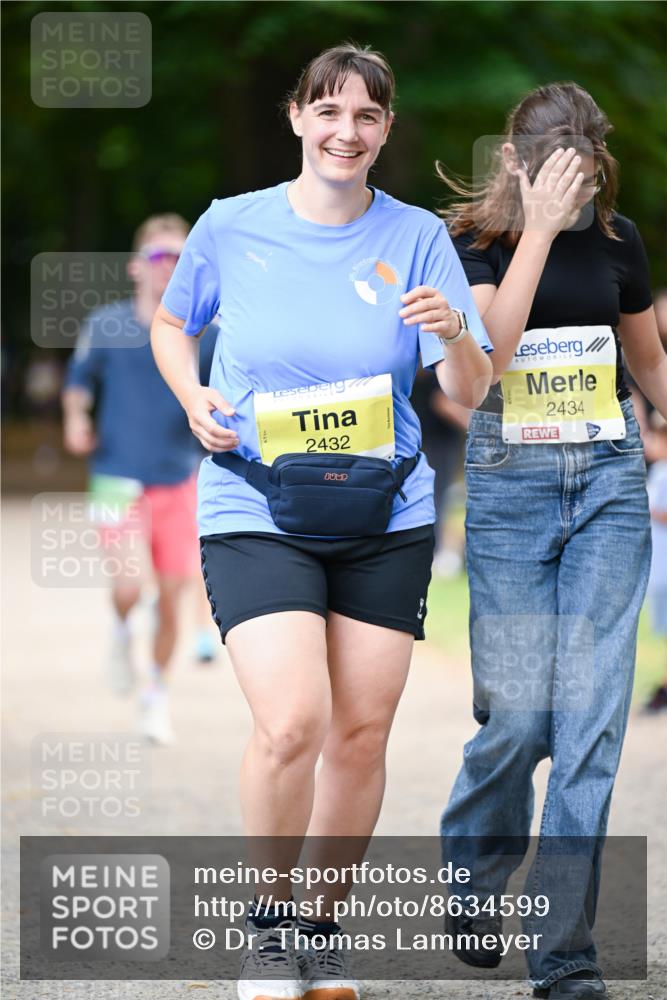 31.08.2025 - 21. Blankeneser Heldenlauf Dr. Thomas Lammeyer http://msf.ph/oto/8634599 31.08.2025 10:33:38 Laufen 2432, 2434 meine-sportfotos.de