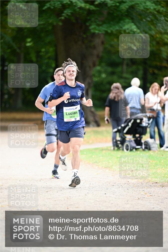 31.08.2025 - 21. Blankeneser Heldenlauf Dr. Thomas Lammeyer http://msf.ph/oto/8634708 31.08.2025 10:34:28 Laufen 3414 meine-sportfotos.de