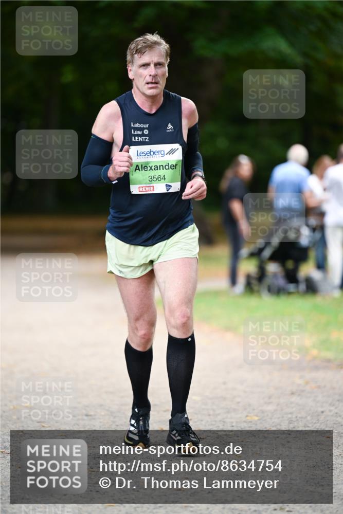 31.08.2025 - 21. Blankeneser Heldenlauf Dr. Thomas Lammeyer http://msf.ph/oto/8634754 31.08.2025 10:34:40 Laufen 6, 3564 meine-sportfotos.de