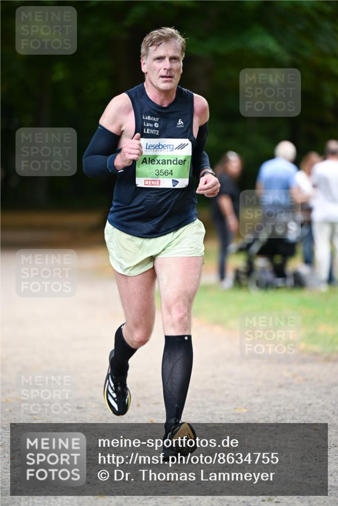 31.08.2025 - 21. Blankeneser Heldenlauf Dr. Thomas Lammeyer http://msf.ph/oto/8634755 31.08.2025 10:34:40 Laufen 3564 meine-sportfotos.de