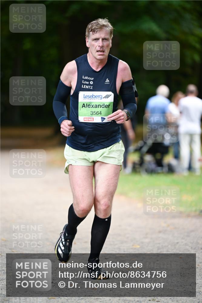 31.08.2025 - 21. Blankeneser Heldenlauf Dr. Thomas Lammeyer http://msf.ph/oto/8634756 31.08.2025 10:34:40 Laufen 6, 3564 meine-sportfotos.de