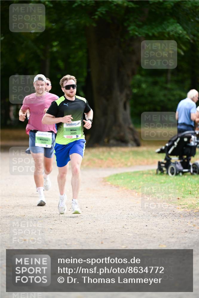 31.08.2025 - 21. Blankeneser Heldenlauf Dr. Thomas Lammeyer http://msf.ph/oto/8634772 31.08.2025 10:35:02 Laufen 3685, 3699, 4 meine-sportfotos.de