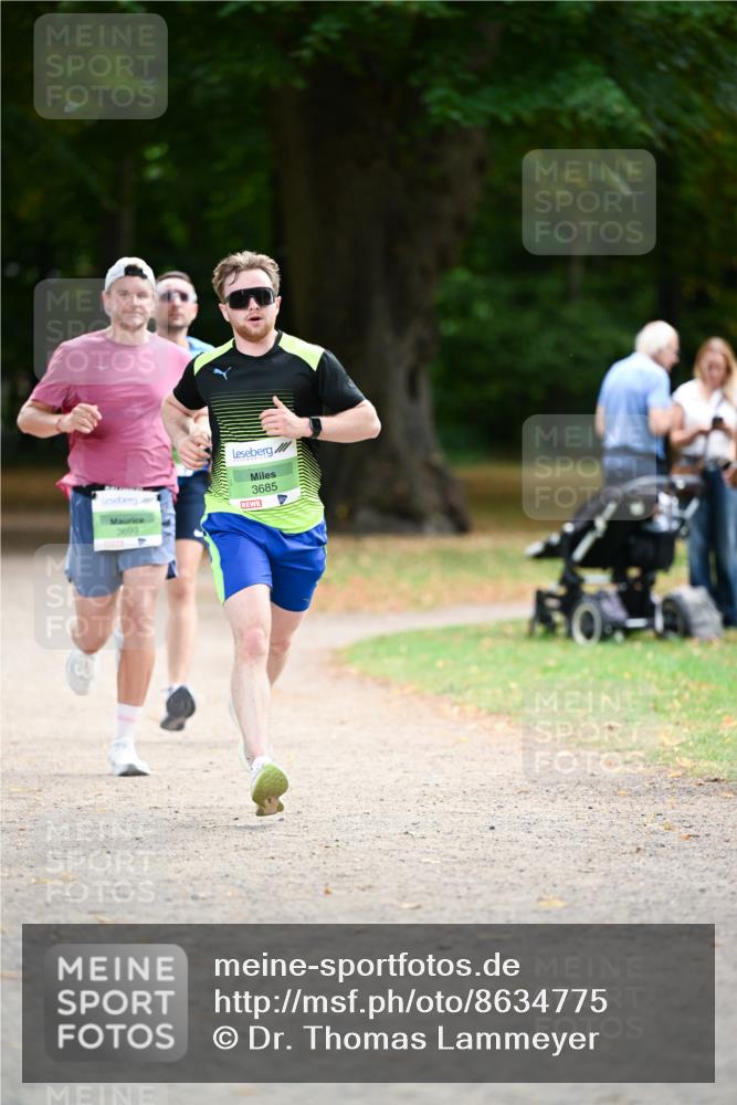 31.08.2025 - 21. Blankeneser Heldenlauf Dr. Thomas Lammeyer http://msf.ph/oto/8634775 31.08.2025 10:35:02 Laufen 3699, 3685 meine-sportfotos.de