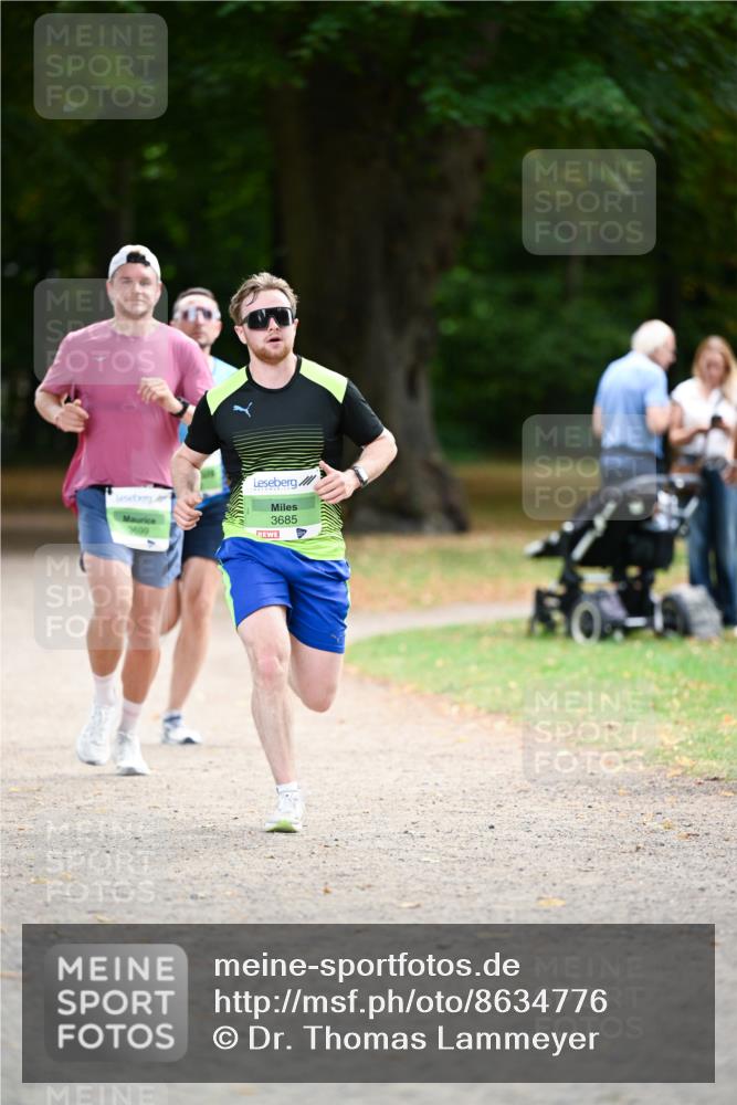 31.08.2025 - 21. Blankeneser Heldenlauf Dr. Thomas Lammeyer http://msf.ph/oto/8634776 31.08.2025 10:35:02 Laufen 3699, 3685 meine-sportfotos.de
