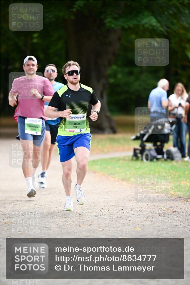 31.08.2025 - 21. Blankeneser Heldenlauf Dr. Thomas Lammeyer http://msf.ph/oto/8634777 31.08.2025 10:35:02 Laufen 3699, 3685 meine-sportfotos.de