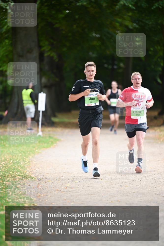 31.08.2025 - 21. Blankeneser Heldenlauf Dr. Thomas Lammeyer http://msf.ph/oto/8635123 31.08.2025 10:37:22 Laufen 3371, 3525 meine-sportfotos.de